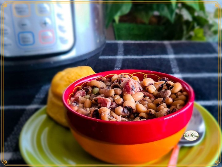 bowl of ham hocks and black eyed peas