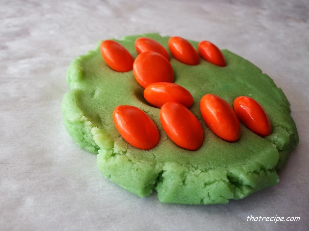 unbaked M&M cookies 2