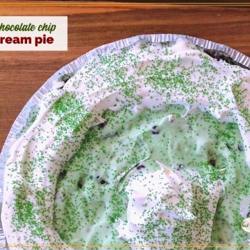 top down view of ice cream pie and text overlay "mint chocolate chip ice cream pie"