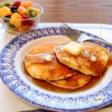 pancakes on a plate