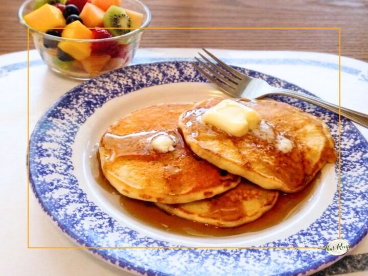 pancakes on a plate