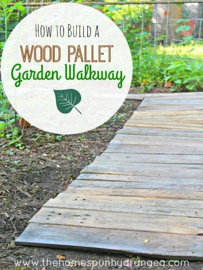 Wood-Pallet-Garden-Walkway