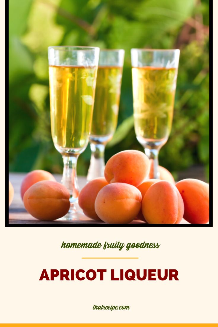 glasses of apricot liqueur and apricots