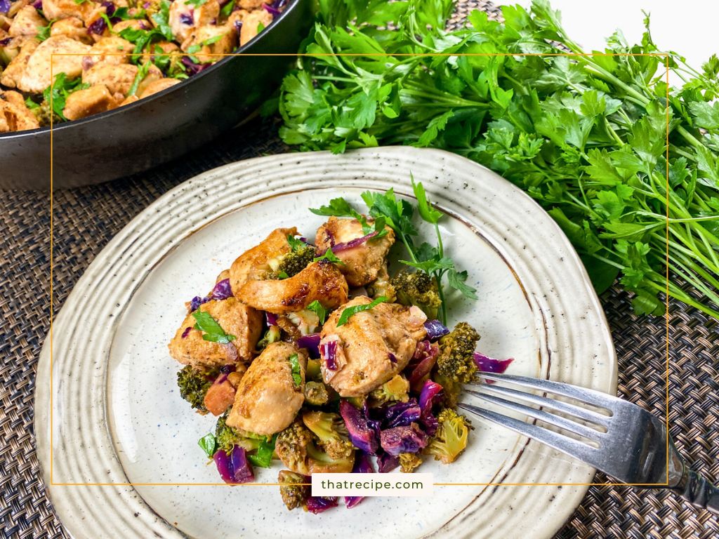 Easy Healthy Chicken and Broccoli Skillet - That Recipe
