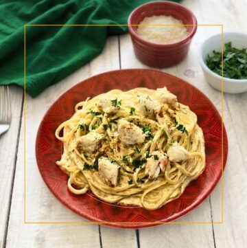 plate of crab alfredo pasta